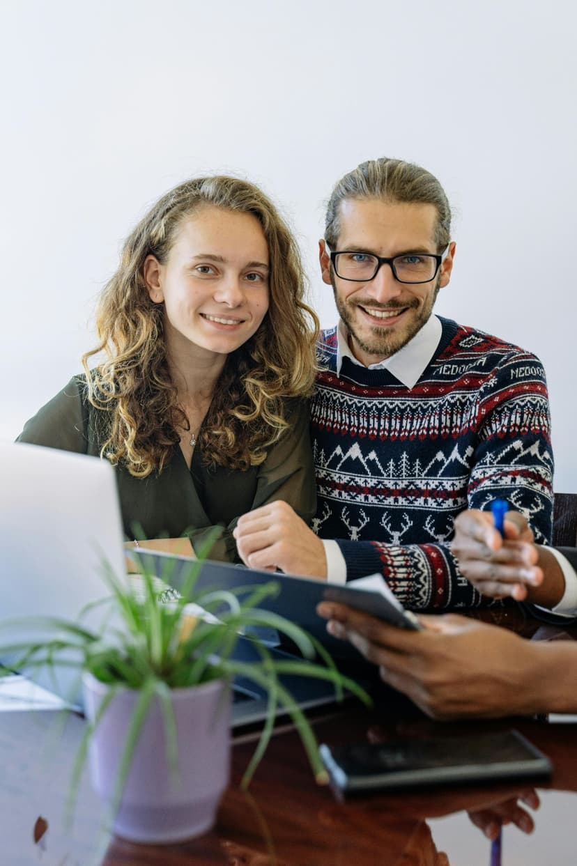 SimpleClose team helping a homeowner get a cash offer